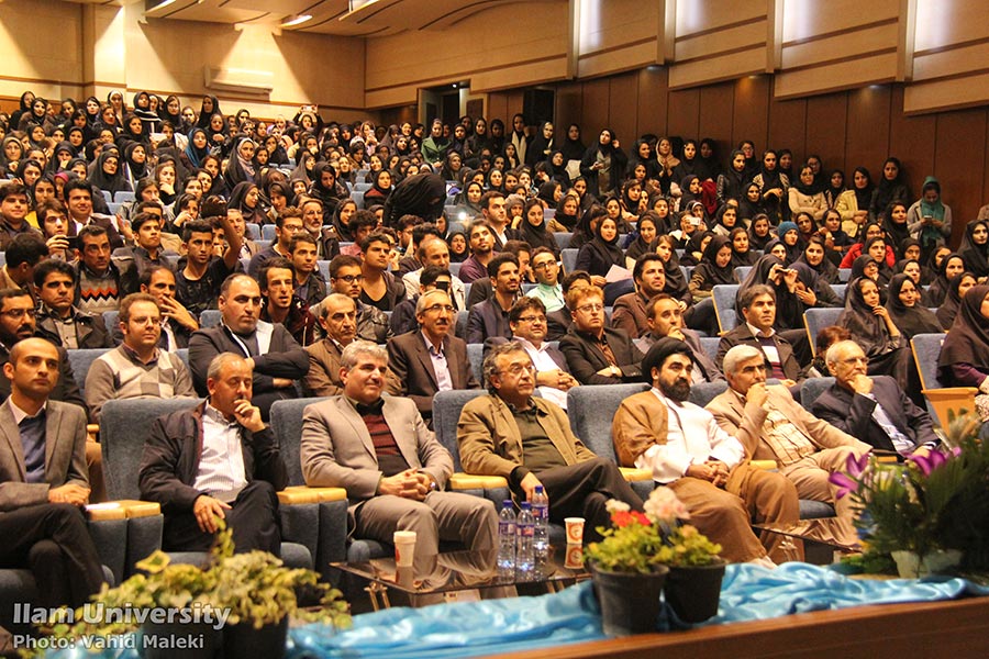 نشست بيم ها و اميدهاي و جنبش دانشجويي به مناسبت روز دانشجو برگزار شد