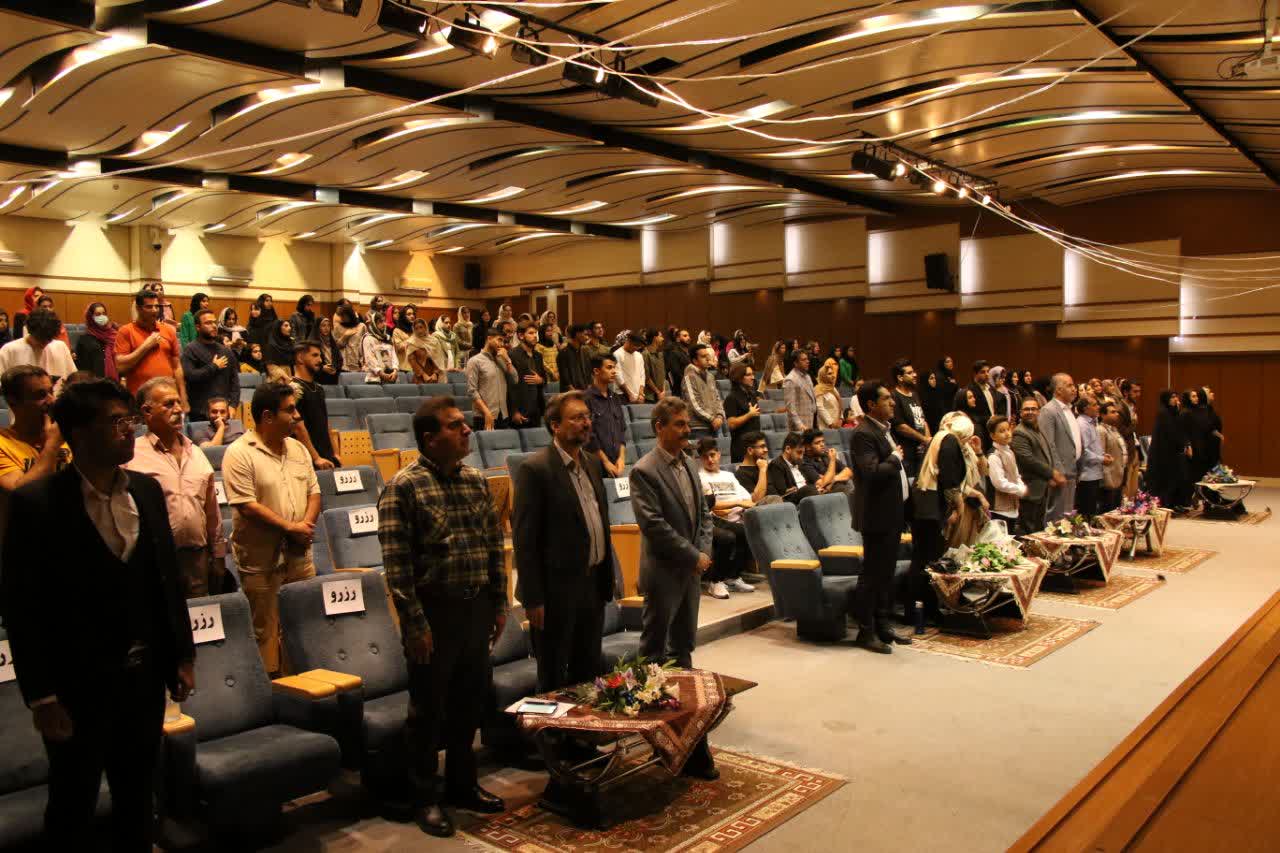 گزارش تصويري برگزاري شب شعر به مناسبت بزرگداشت ابوالقاسم فردوسي در دانشگاه ايلام