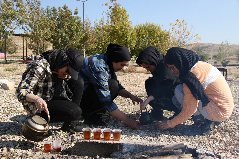 گزارش تصويري از برگزاري اردوي دانشجويان ورودي جديد دانشگاه ايلام به  منطقه گردشگري «کيان» ايوان