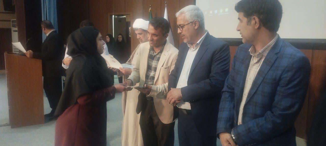 برگزاري مراسم تقدير از دانشجويان برگزيده دانشگاه ايلام