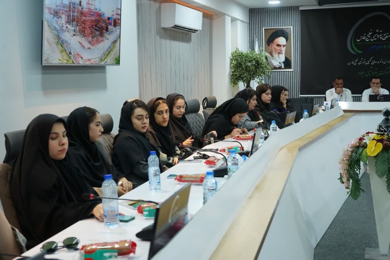 بازديد دانشجويان رشته جامعه‌شناسي از پتروشيمي ايلام 
