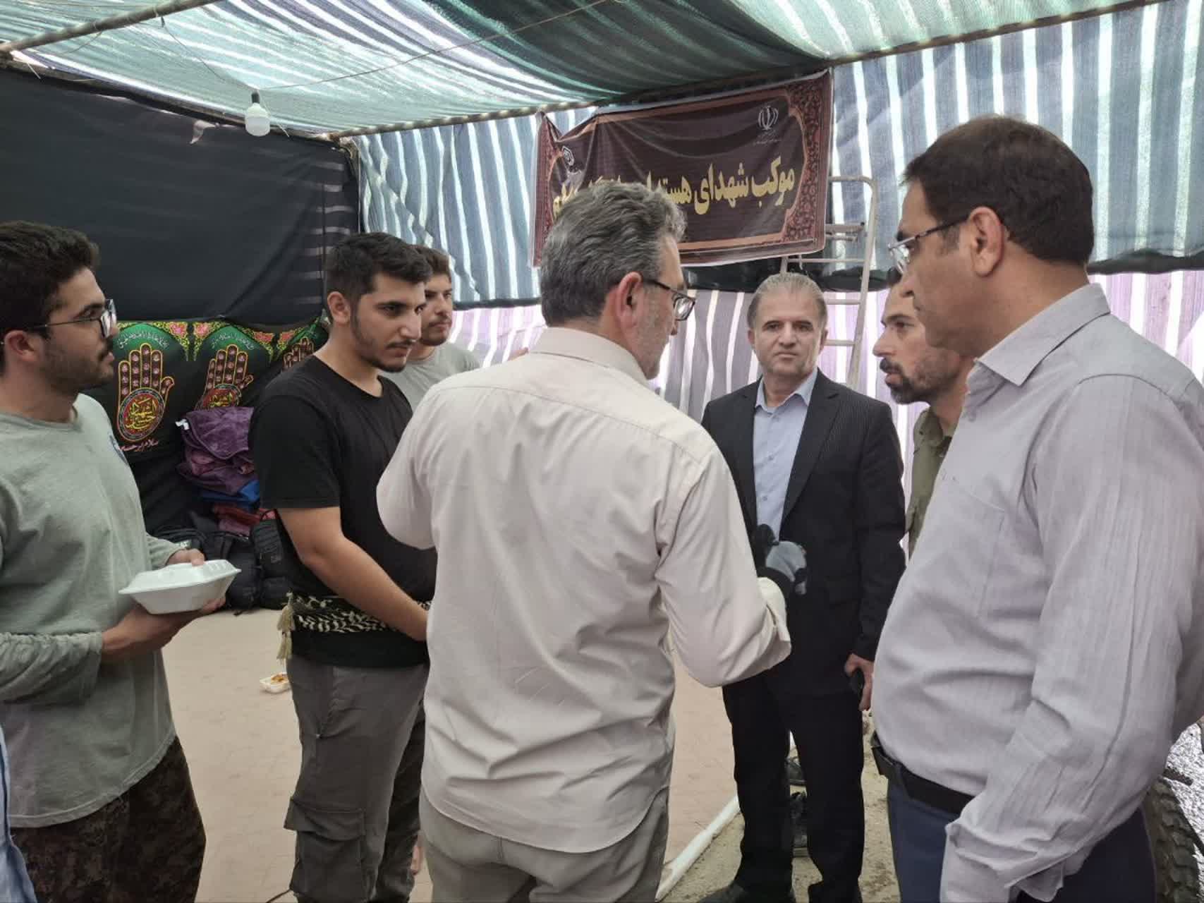 بازديد رئيس دانشگاه ايلام از فعاليت و خدماترساني موکب شهداي هستهاي در پايانه مرزي مهران