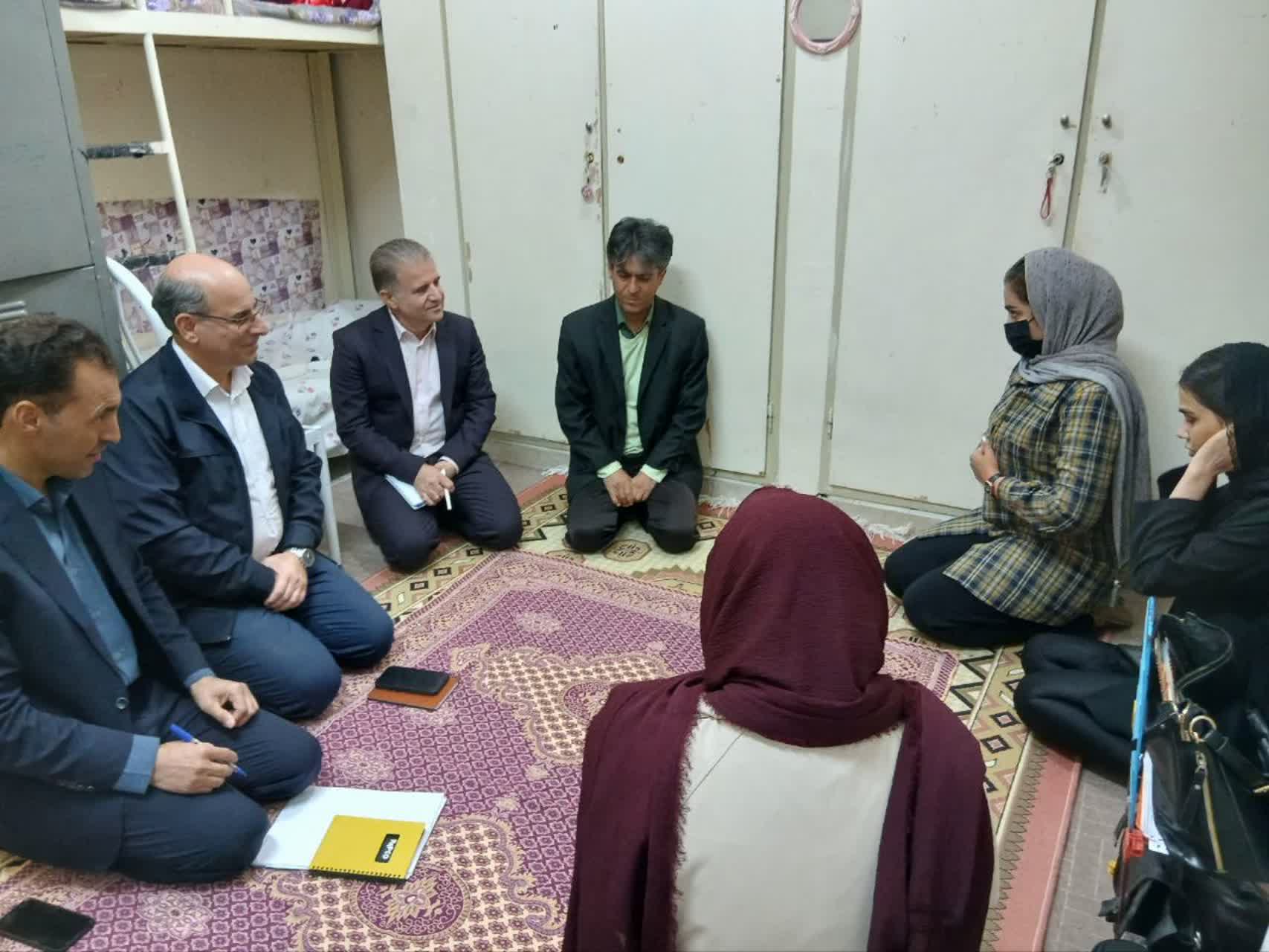 بازديد سرزده رئيس دانشگاه ايلام از پرديس خوابگاهي دختران