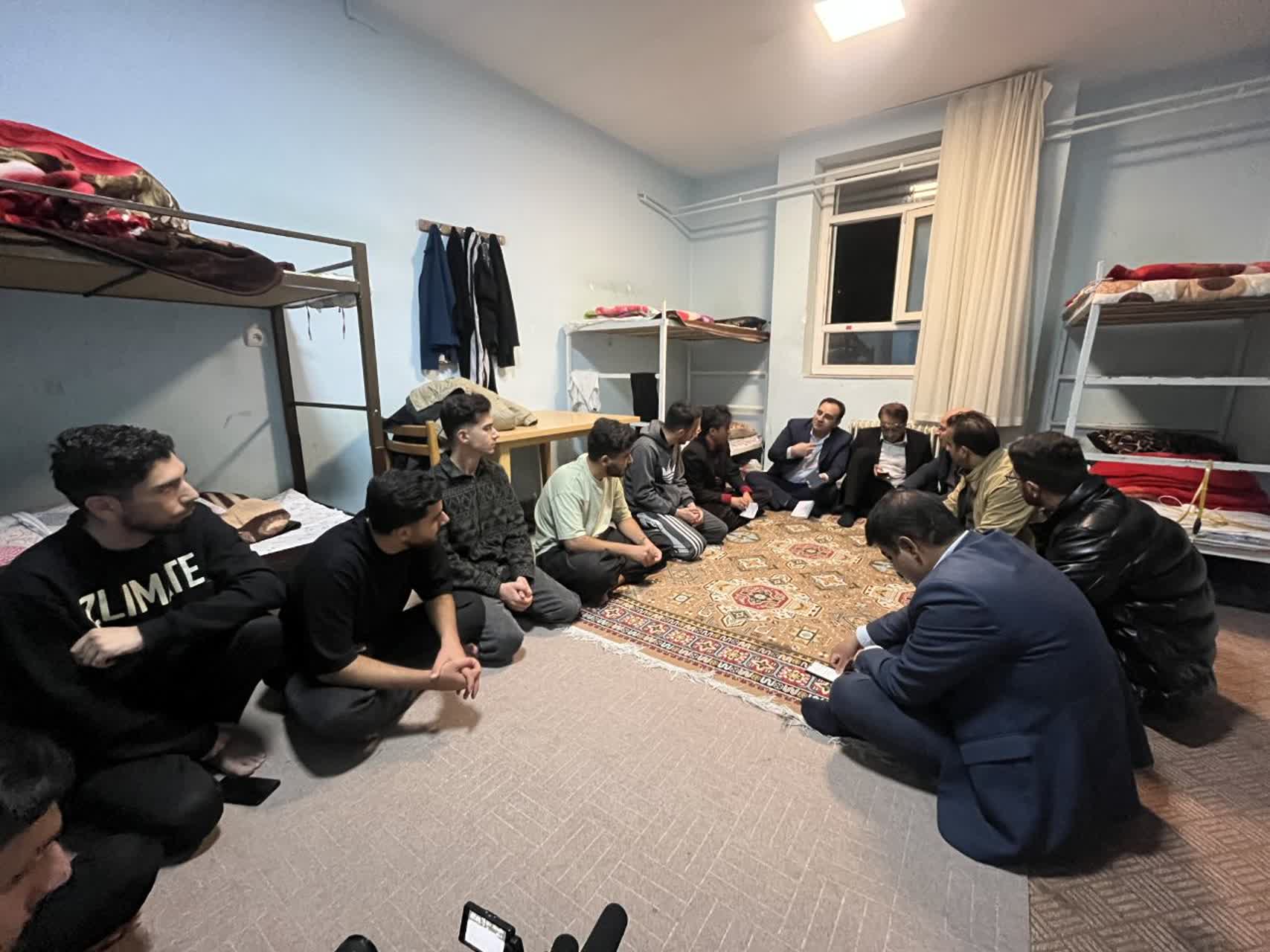 بازديد معاون سياسي و امنيتي استانداري ايلام از خوابگاه‌هاي دانشجويي دانشگاه ايلام 