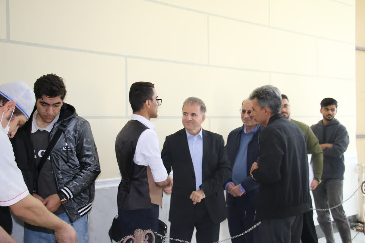 بازديد رئيس دانشگاه ايلام از سلف سرويس دانشجويان