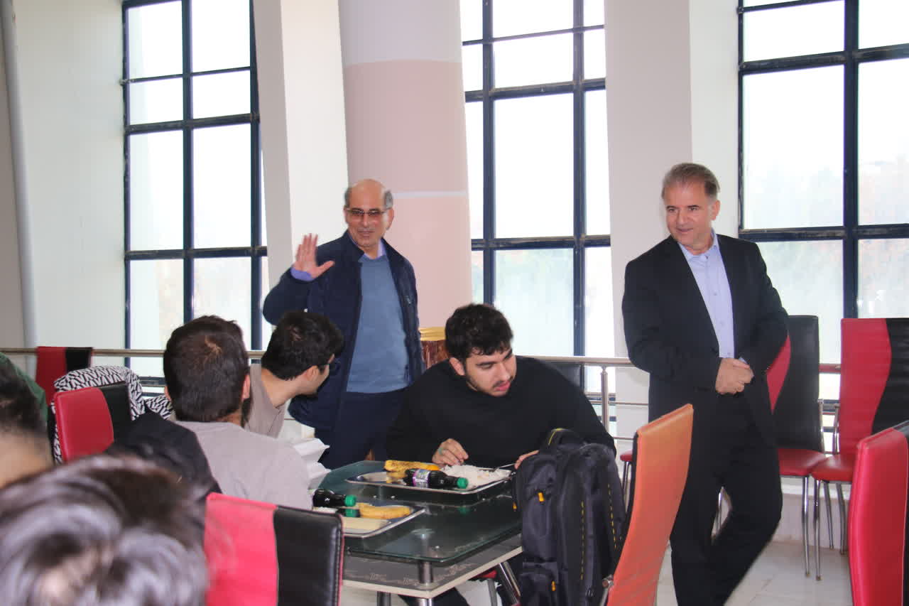 بازديد رئيس دانشگاه ايلام از سلف سرويس دانشجويان