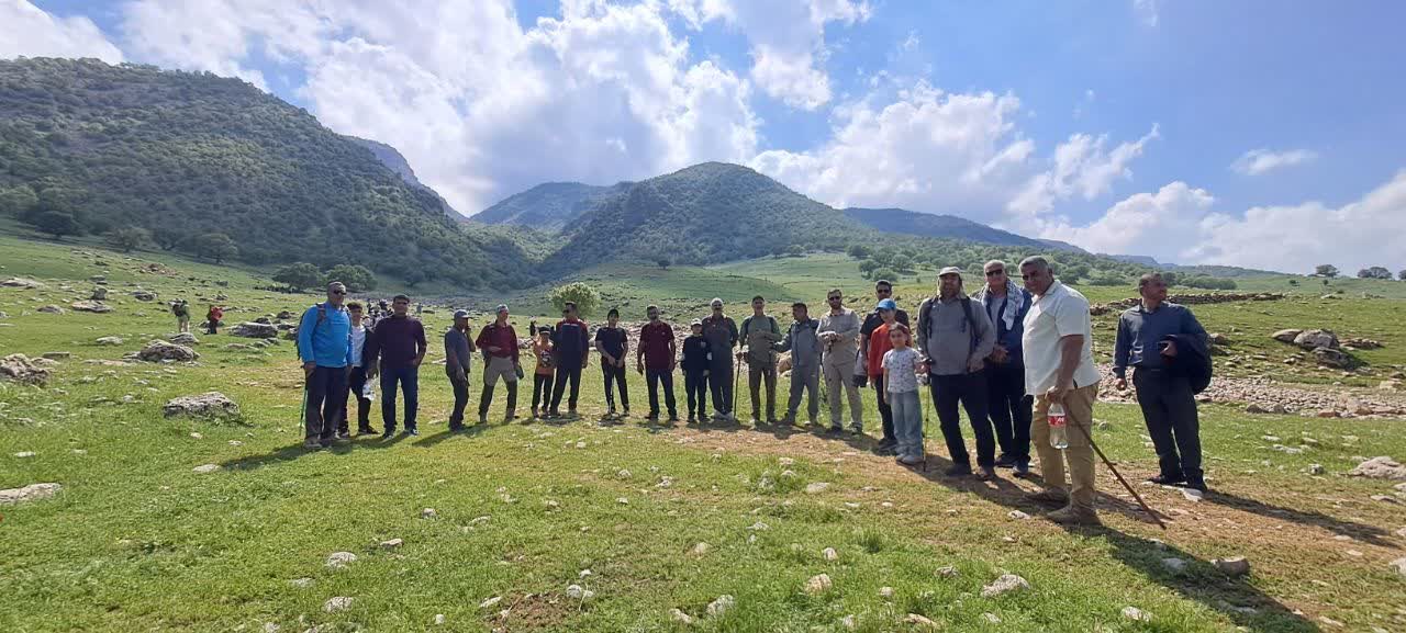 برگزاري اردوي کوهنوردي کارکنان و اعضاي هيئت علمي دانشگاه ايلام به مقصد آبشار زيباي نگل
