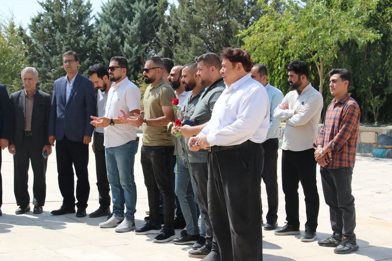 برگزاري آيين غبارروبي مزار شهداي گمنام دانشگاه ايلام 