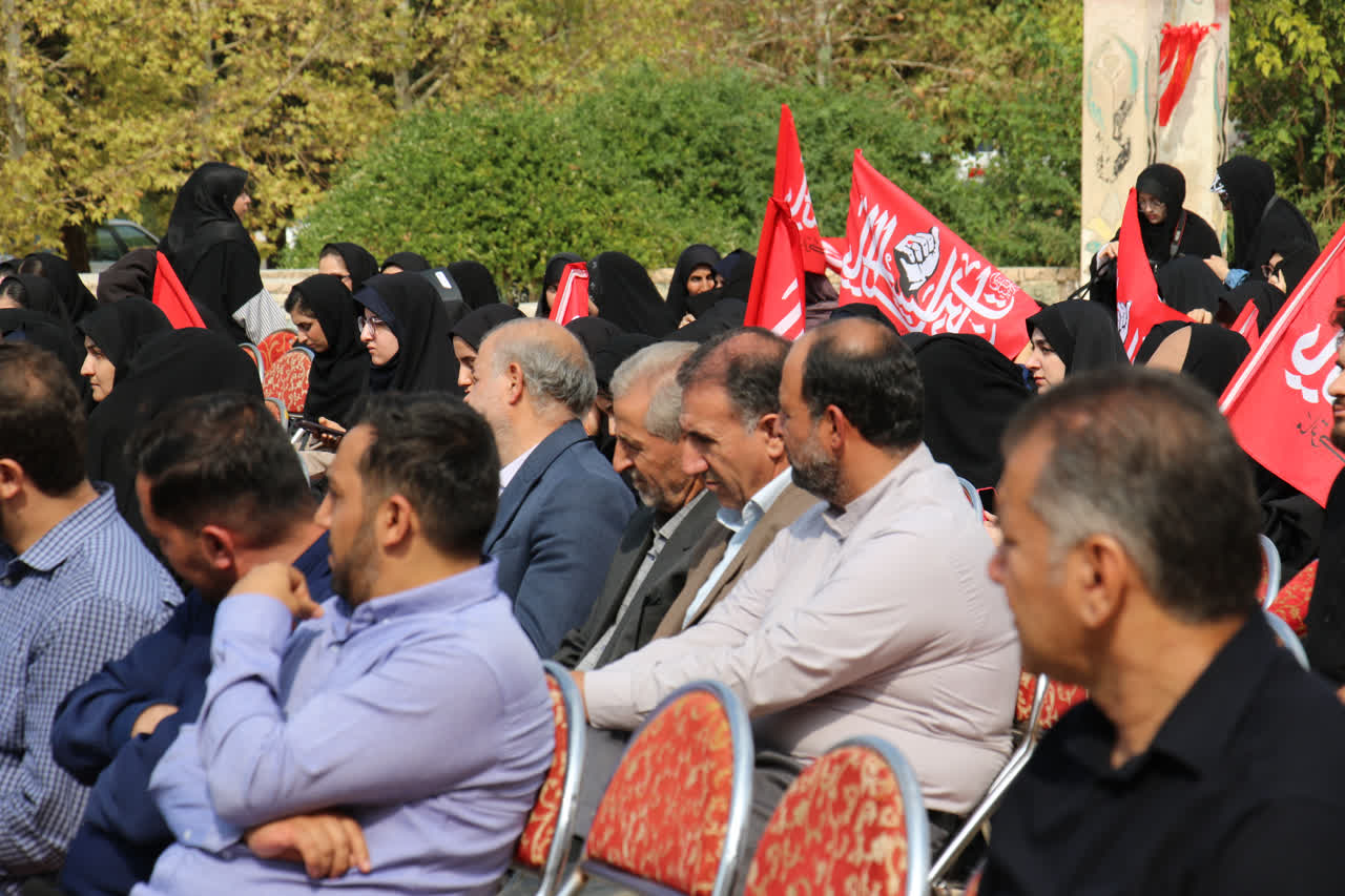 برگزاري اجتماع جوانان و دانشجويان جان فداي استان در دانشگاه ايلام