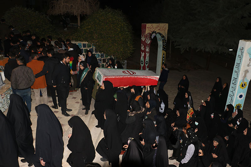 برگزاري مراسم شبي با شهداء به مناسبت سالروز تدفين شهداي گمنام دانشگاه ايلام. 