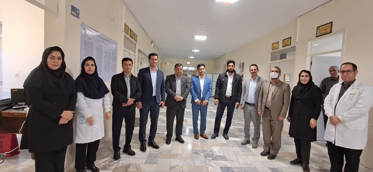 ديدار رياست دانشکده پيرادامپزشکي و اعضاء هيأت علمي از کارکنان آزمايشگاهها به مناسبت روز علوم آزمايشگاهي