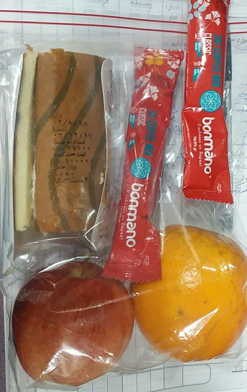 توزيع بسته غذايي به دانشجويان خوابگاهي به مناسبت گراميداشت روز دانشجو