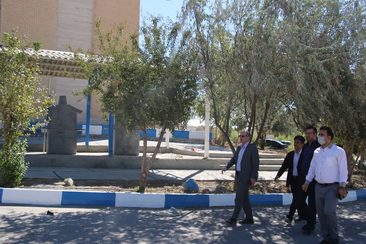 بازديد آقاي عزيزي رئيس اداره راهبري خوابگاه هاي صندوق رفاه از دانشگاه ايلام