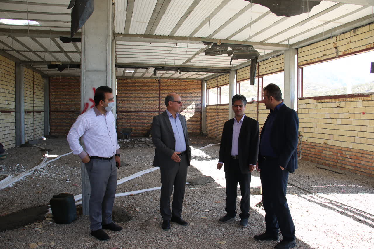 بازديد آقاي عزيزي رئيس اداره راهبري خوابگاه هاي صندوق رفاه از دانشگاه ايلام