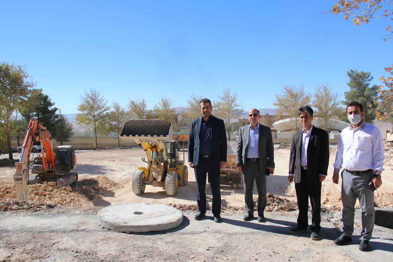 بازديد آقاي عزيزي رئيس اداره راهبري خوابگاه هاي صندوق رفاه از دانشگاه ايلام