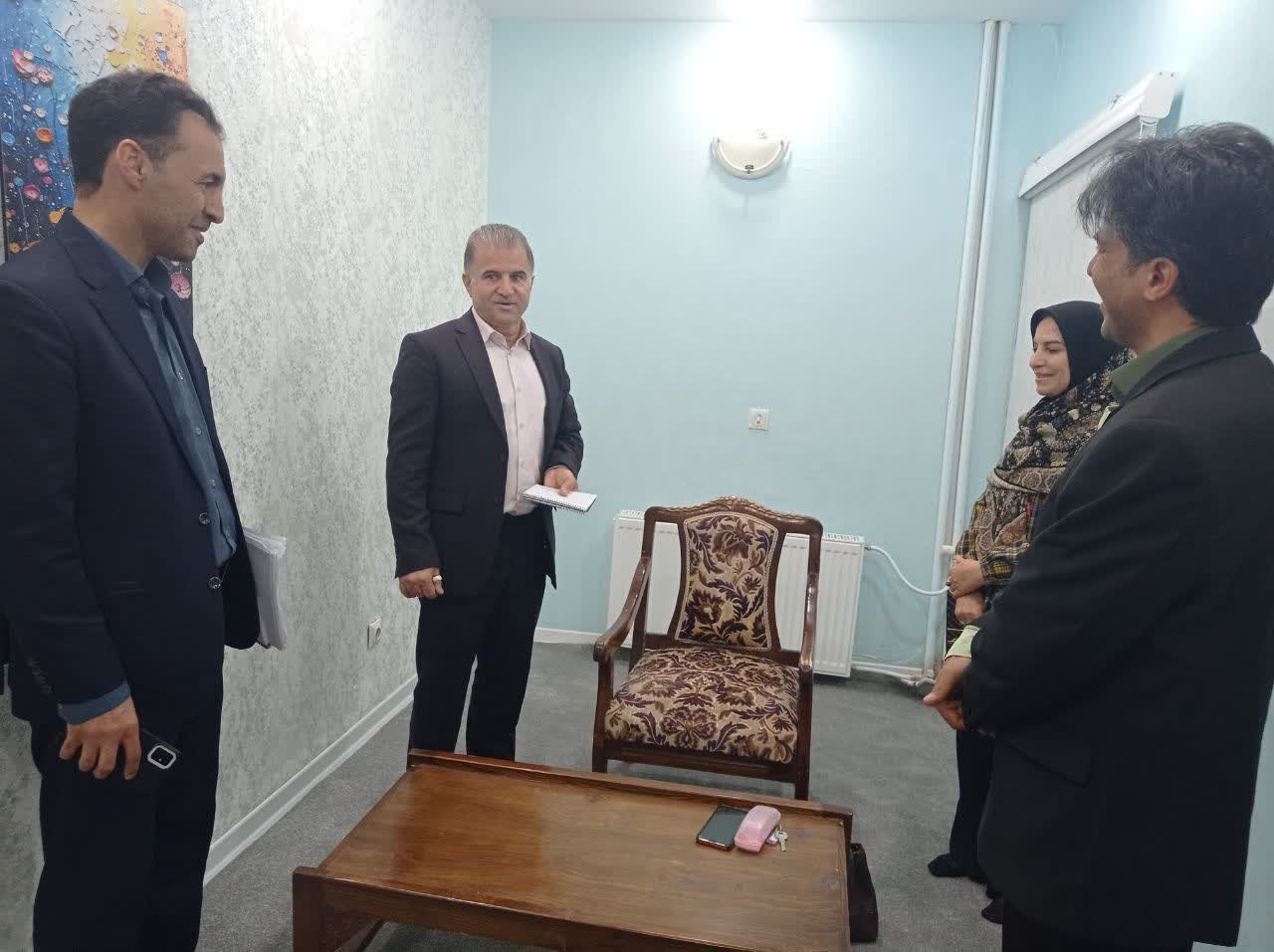 ابراز رضايت رييس دانشگاه از تغييرات دکوراسيون و فضاي اتاق مشاور خوابگاه‌ها 