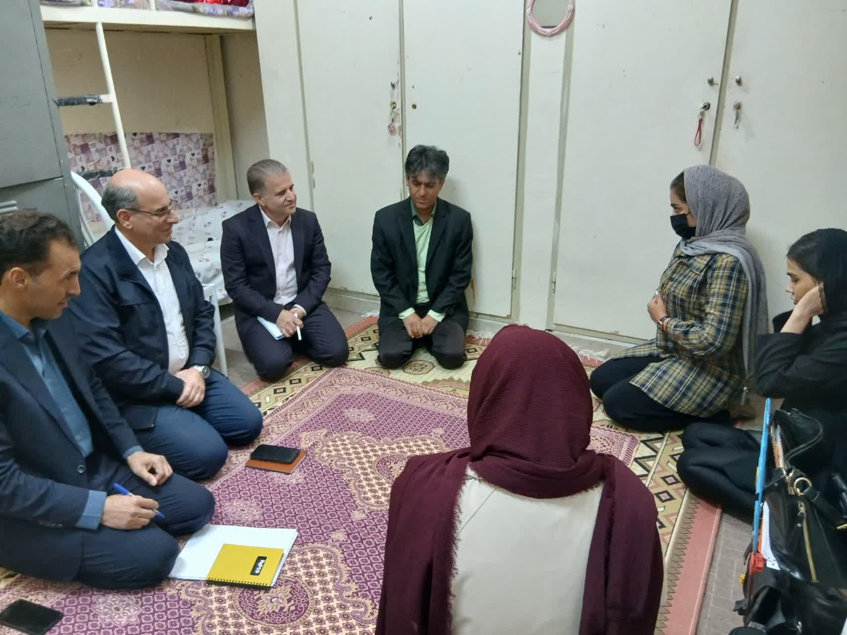 بازديد سرزده جناب آقاي دکتر مرادنژادي، رياست محترم دانشگاه از پرديس خوابگاهي خواهران