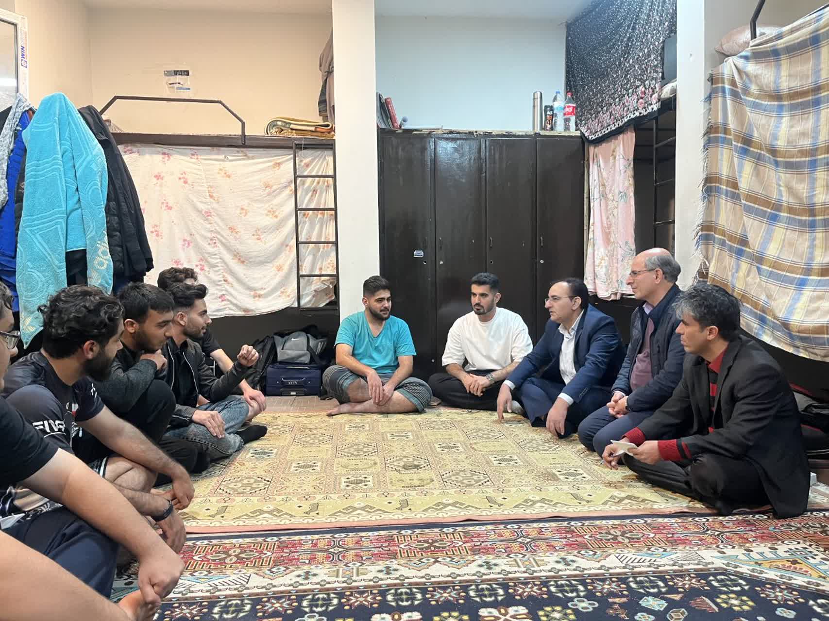 بازديد معاون سياسي و امنيتي استانداري ايلام از خوابگاه‌هاي دانشجويي دانشگاه ايلام