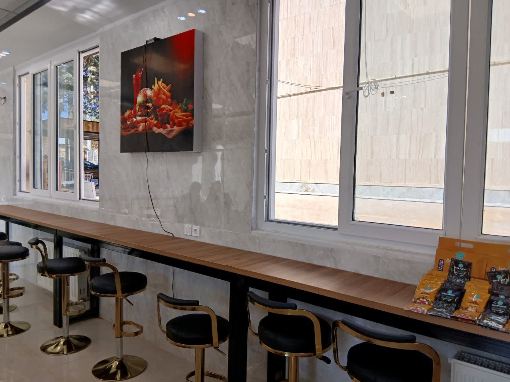 شروع به کار فست فود بلوط (رستوران مکمل شماره 2)