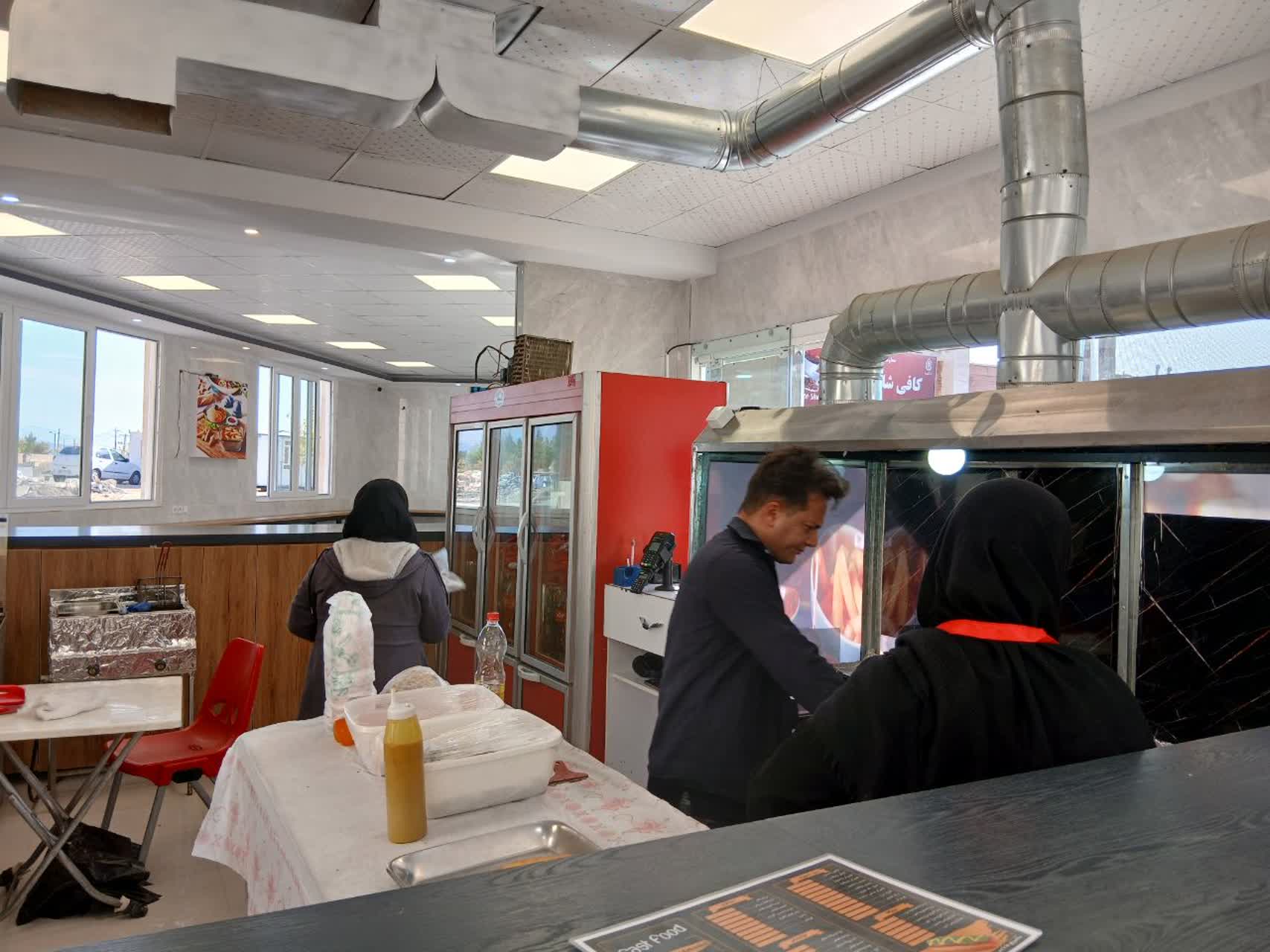 شروع به کار فست فود بلوط (رستوران مکمل شماره 2)