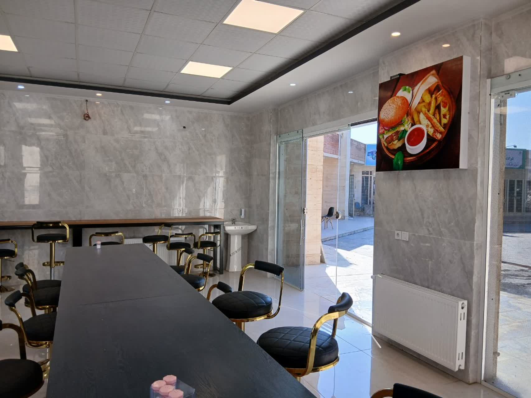 شروع به کار فست فود بلوط (رستوران مکمل شماره 2)