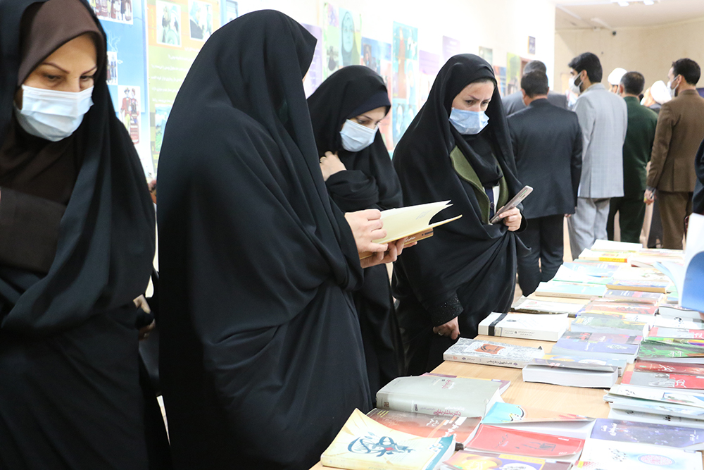 نمايشگاه حجاب و عفاف در دانشگاه ايلام برگزار گرديد