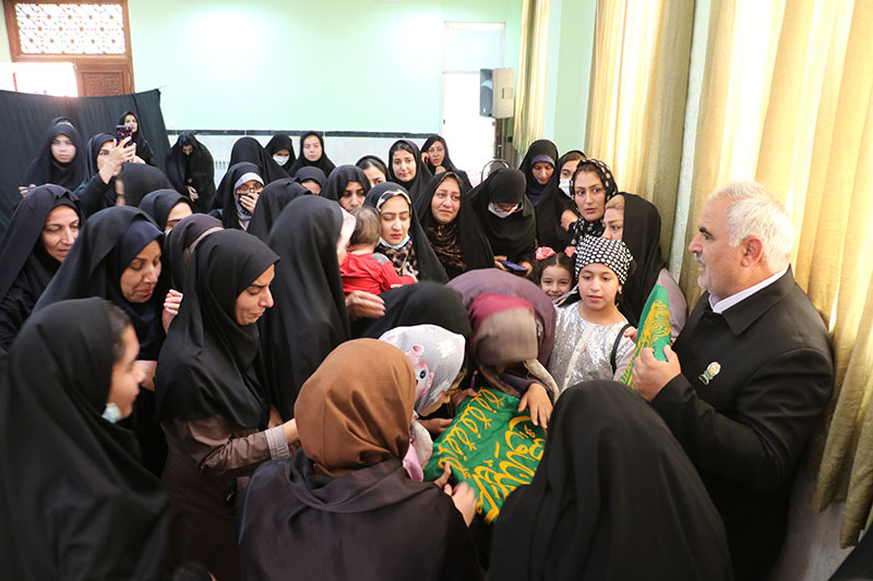  برگزاري مراسم ميلاد امام رضا با حضور خادمين حرم مطهر در مسجد الغدير دانشگاه 